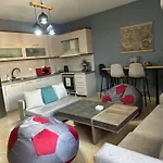 Gjonis House Apartman *